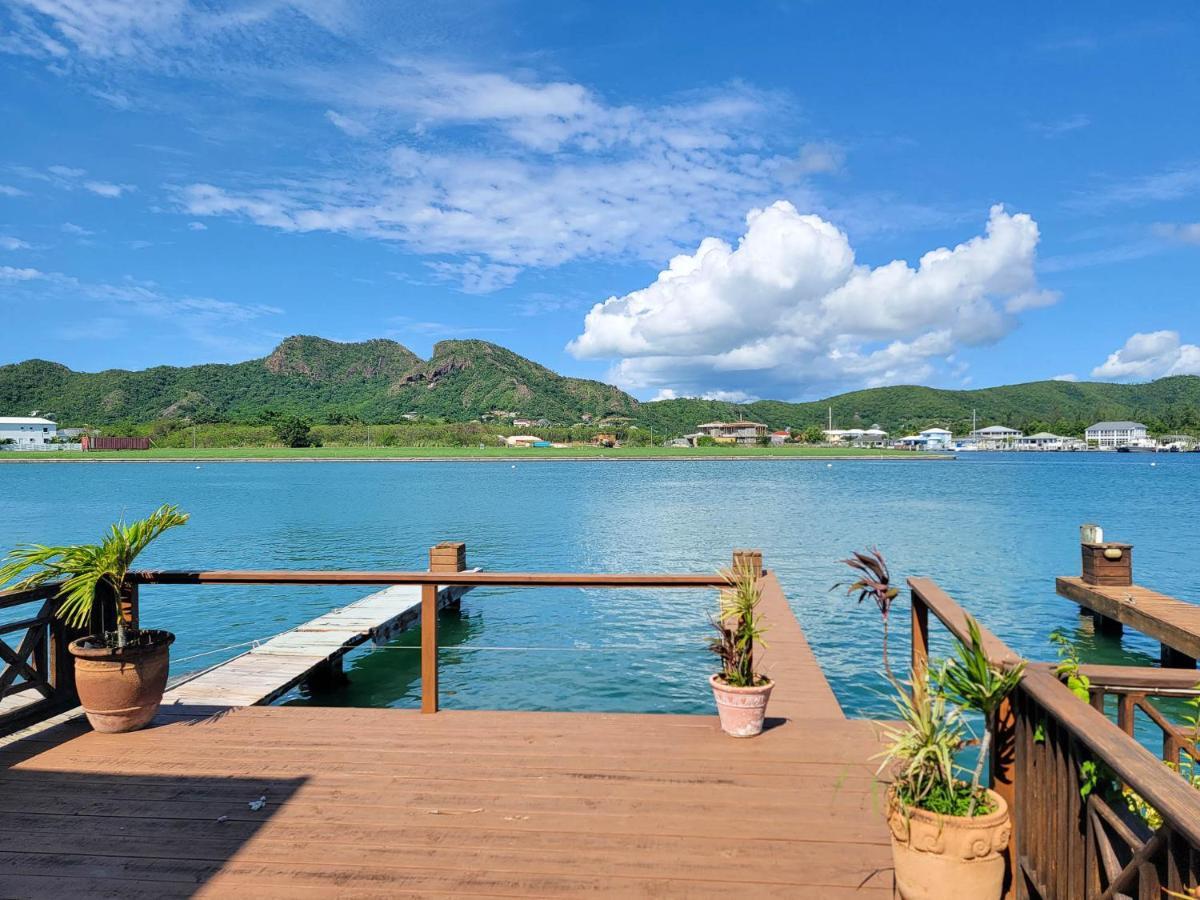 Waterfront Luxury Retreat: 2-Bed Villa Sea Life Jolly Harbour Eksteriør billede